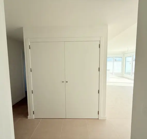 Sale of penthouse in Estepona