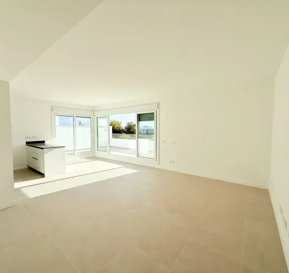 Sale of penthouse in Estepona