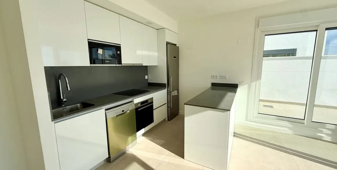 Sale of penthouse in Estepona 10