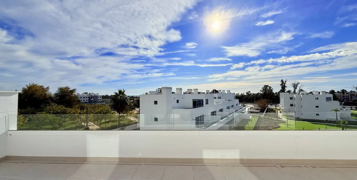 Sale of penthouse in Estepona 12
