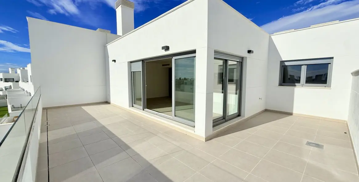 Sale of penthouse in Estepona 14