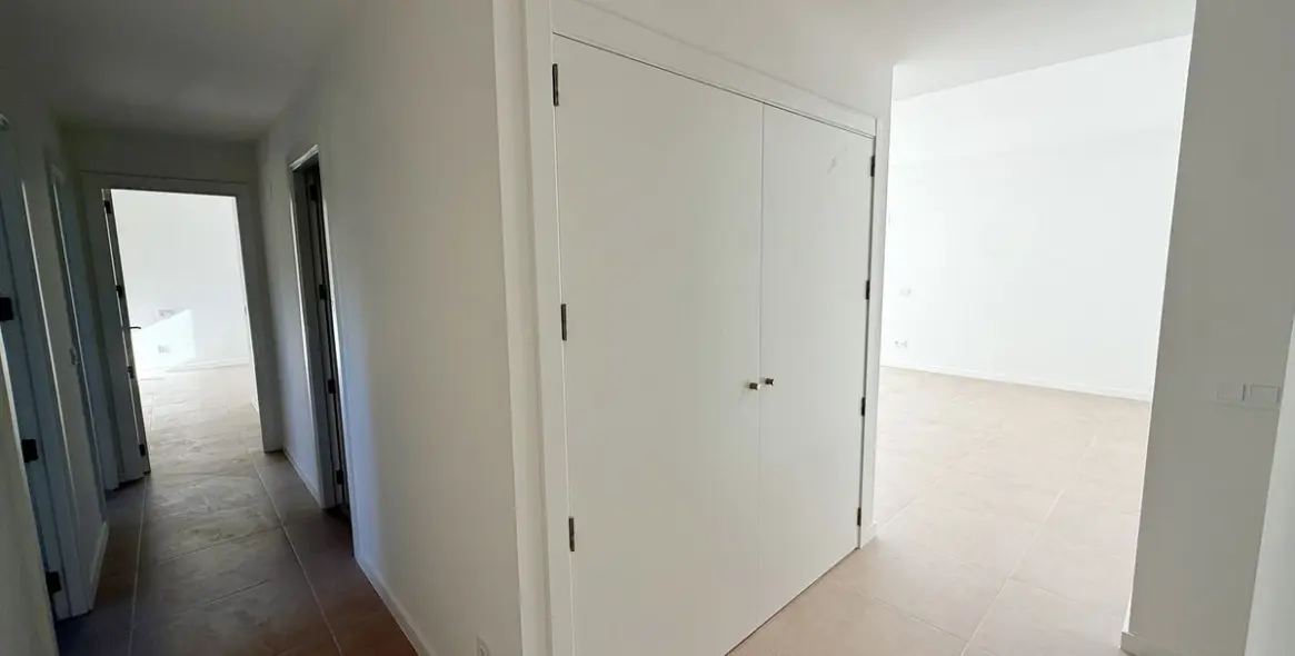 Sale of penthouse in Estepona 16