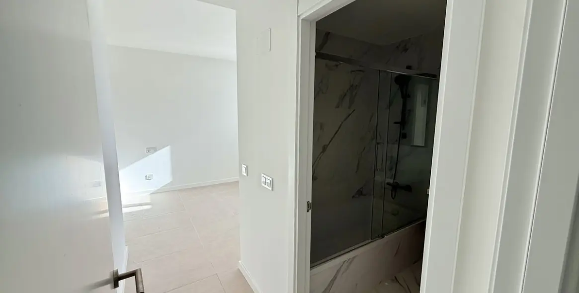 Sale of penthouse in Estepona 24