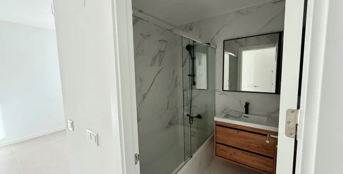 Sale of penthouse in Estepona 25