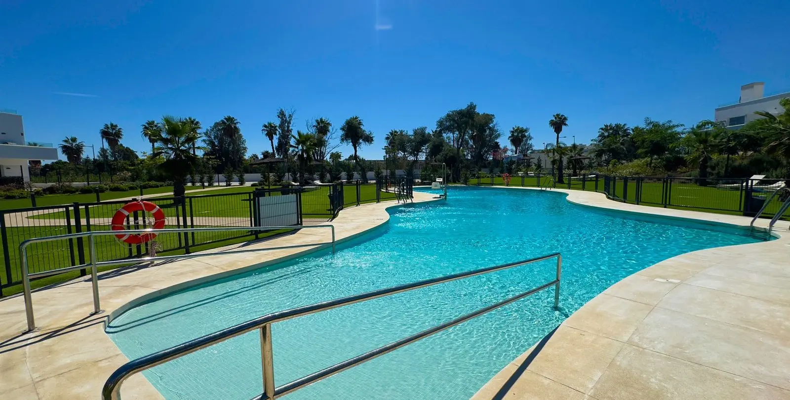 Продажа пентхауса в Estepona 33