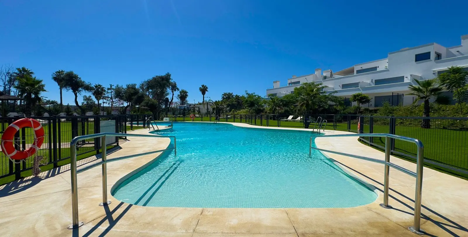 Продажа пентхауса в Estepona 34