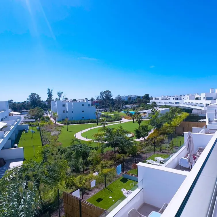Sale of penthouse in Estepona