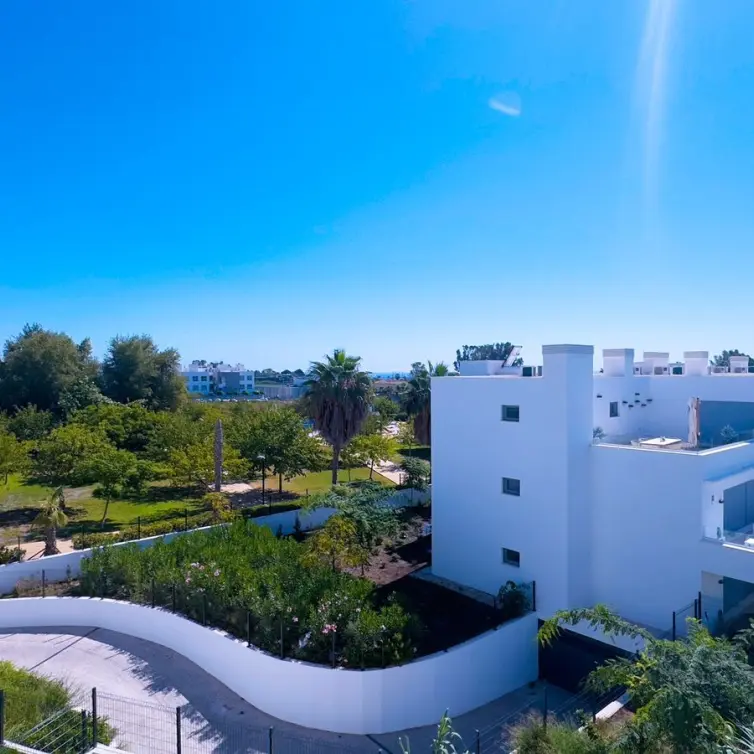 Sale of penthouse in Estepona