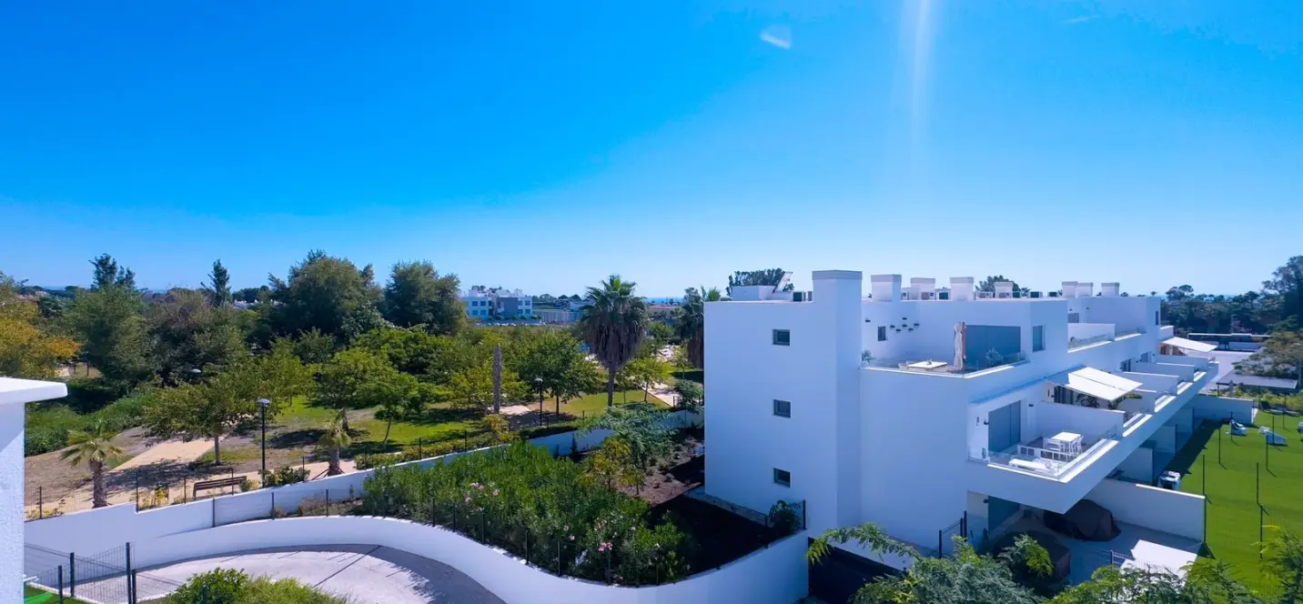 Sale of penthouse in Estepona 1
