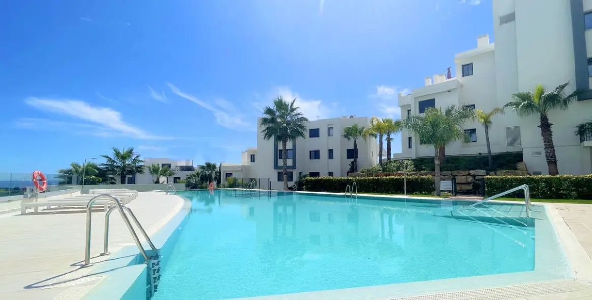 Продажа пентхауса в Estepona 1