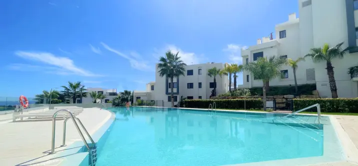 Sale of penthouse in Estepona 0