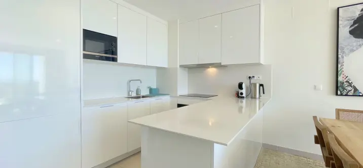 Sale of penthouse in Estepona 4