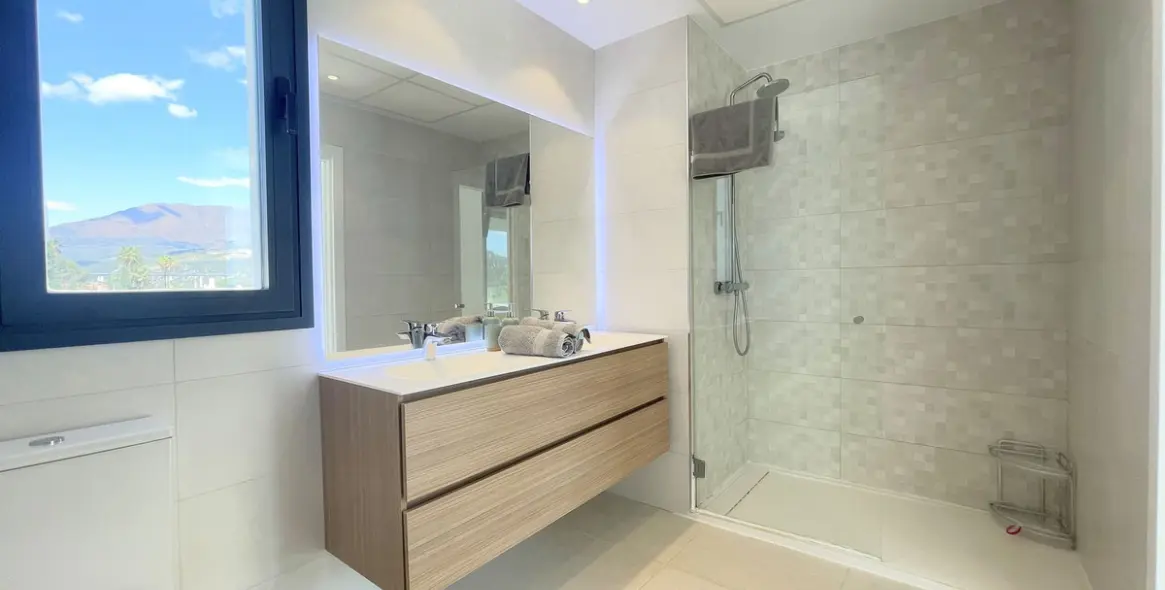 Продажа пентхауса в Estepona 12