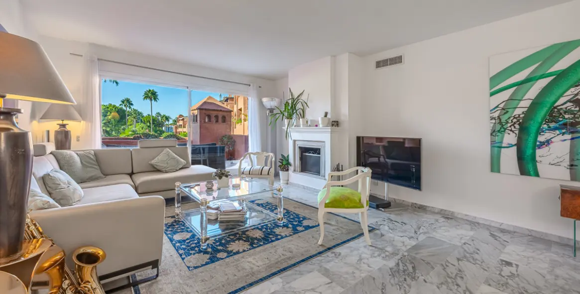 Sale of middle floor apartment in Estepona (district Estepona) 3