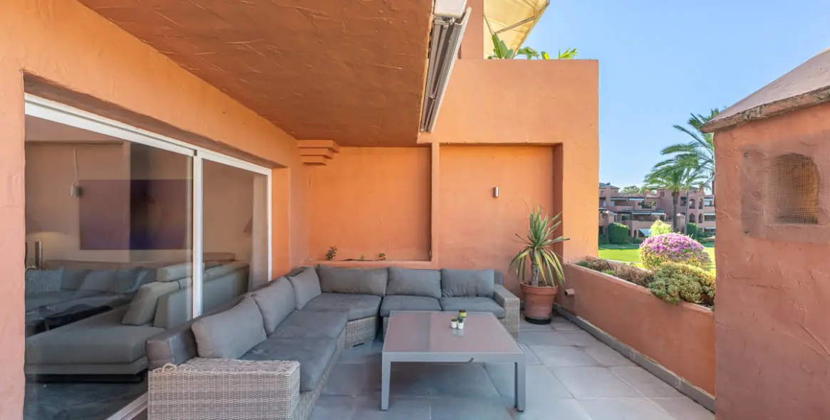 Sale of middle floor apartment in Estepona (district Estepona) 7