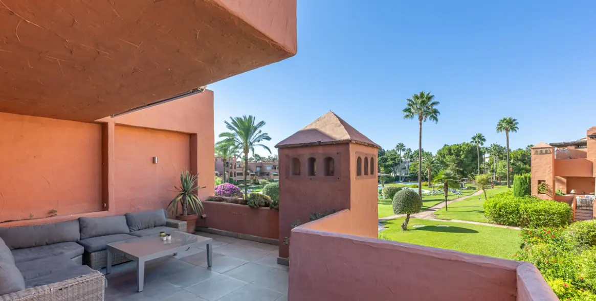 Sale of middle floor apartment in Estepona (district Estepona) 8