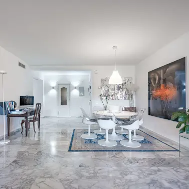 Продажа апартаментов на среднем этаже в Estepona