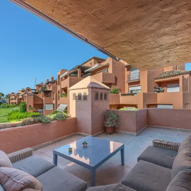 Продажа апартаментов на среднем этаже в Estepona