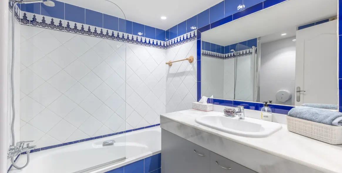 Продажа апартаментов на среднем этаже в Estepona 24