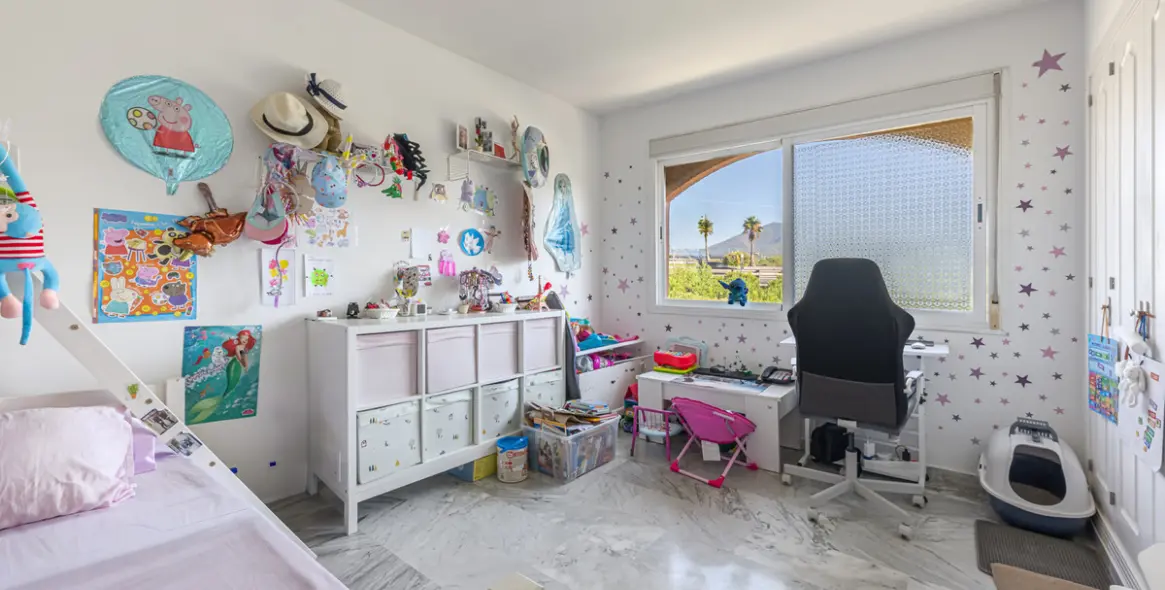 Продажа апартаментов на среднем этаже в Estepona 25