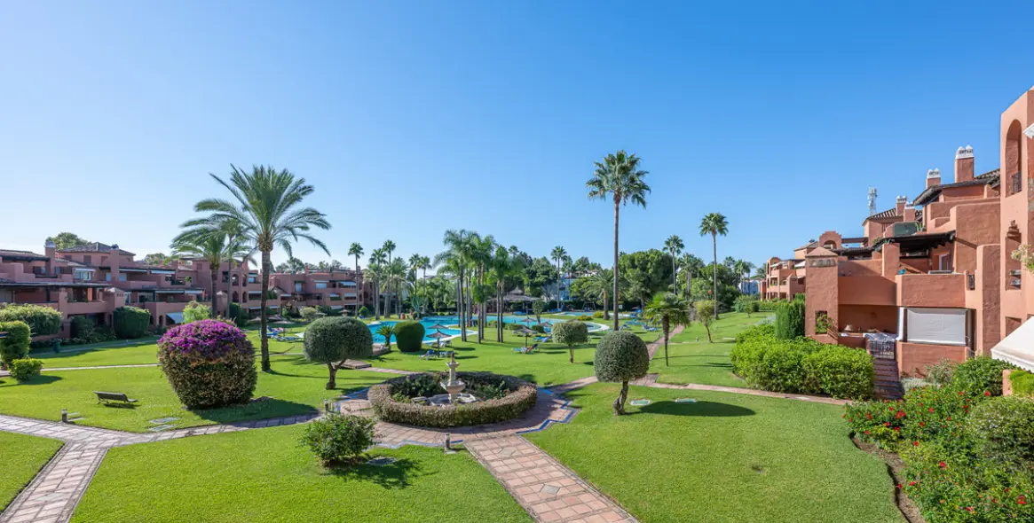 Продажа апартаментов на среднем этаже в Estepona 29