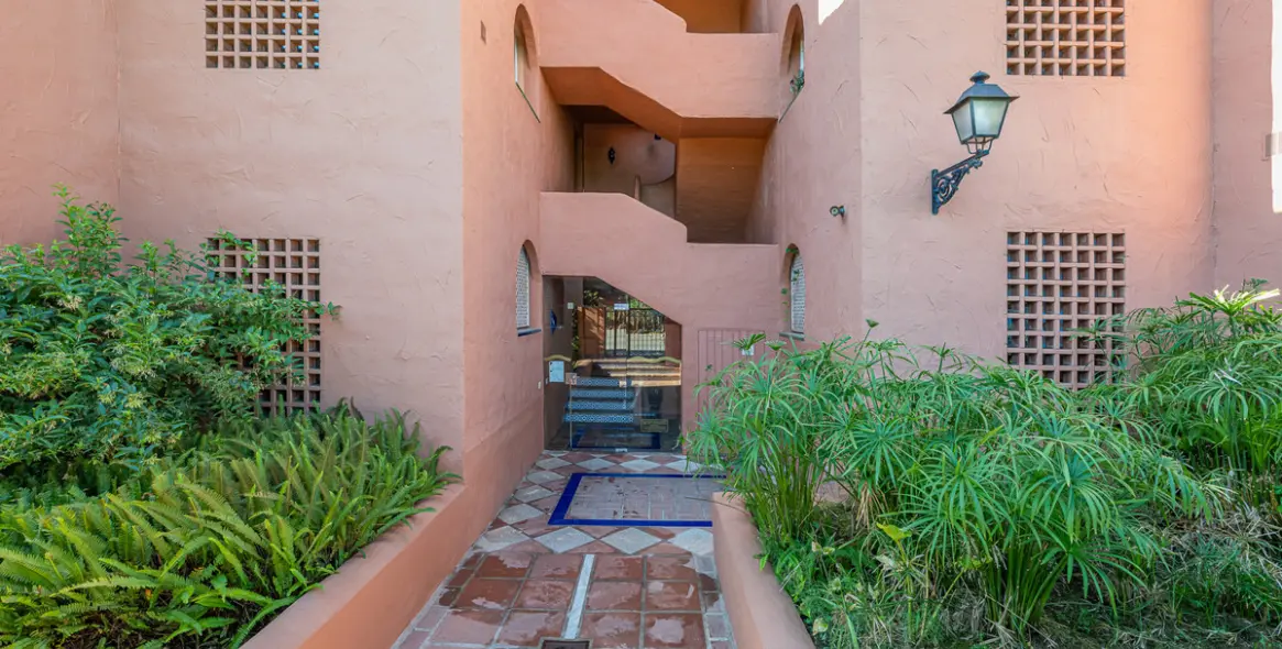 Продажа апартаментов на среднем этаже в Estepona 31