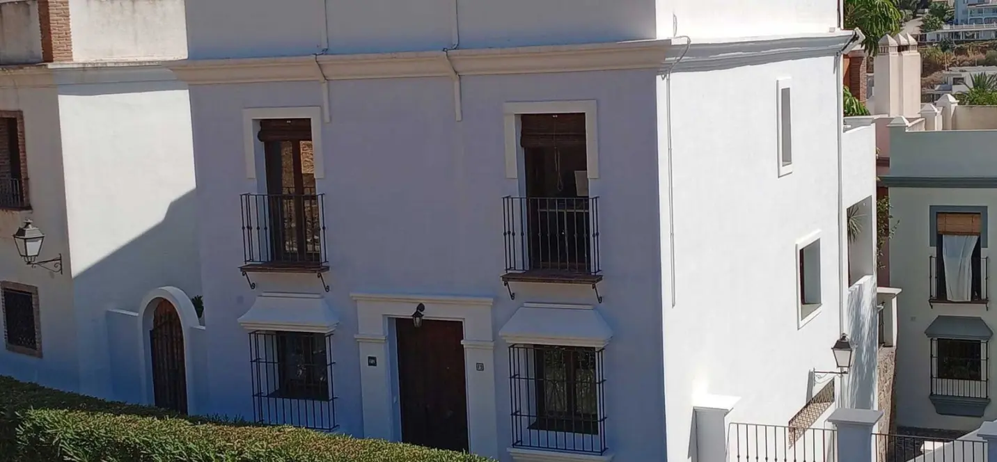 Sale of semi-detached house in Estepona 0