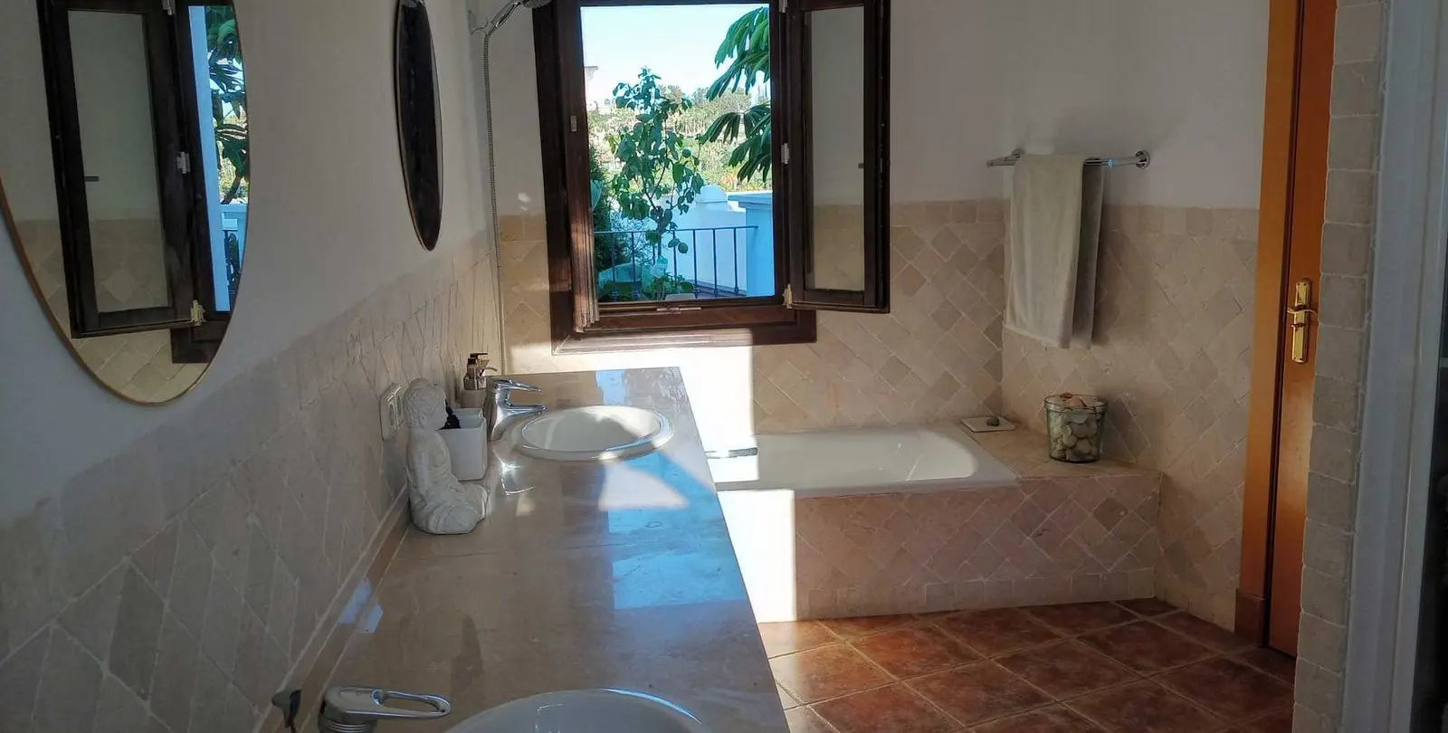 Sale of semi-detached house in Estepona 12
