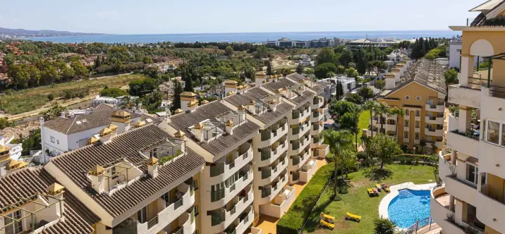 Sale of penthouse duplex in Nueva Andalucía 0