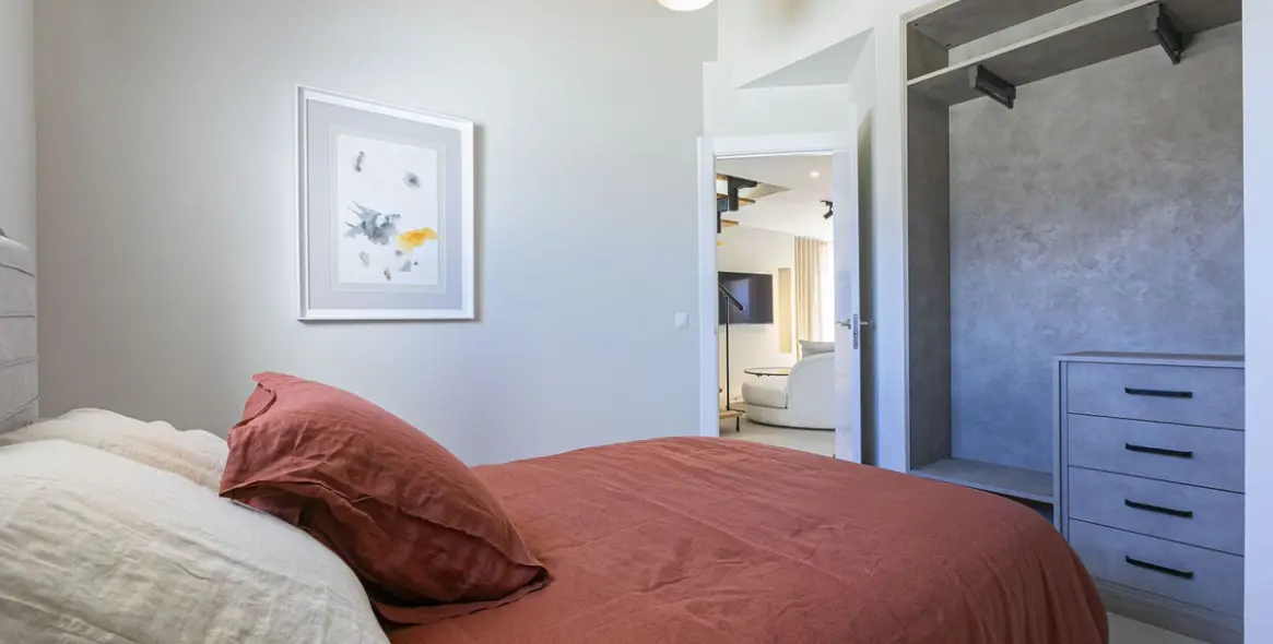 Продажа двухуровневого пентхауса в Nueva Andalucía 8