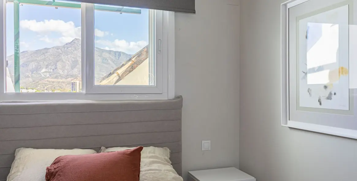 Продажа двухуровневого пентхауса в Nueva Andalucía 13