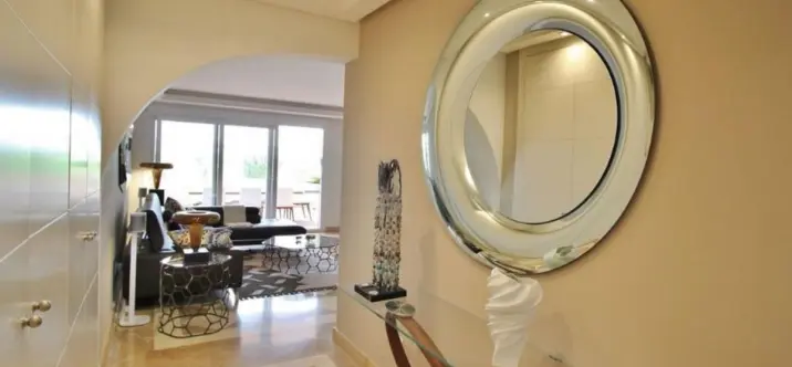 Sale of middle floor apartment in Nueva Andalucía 2