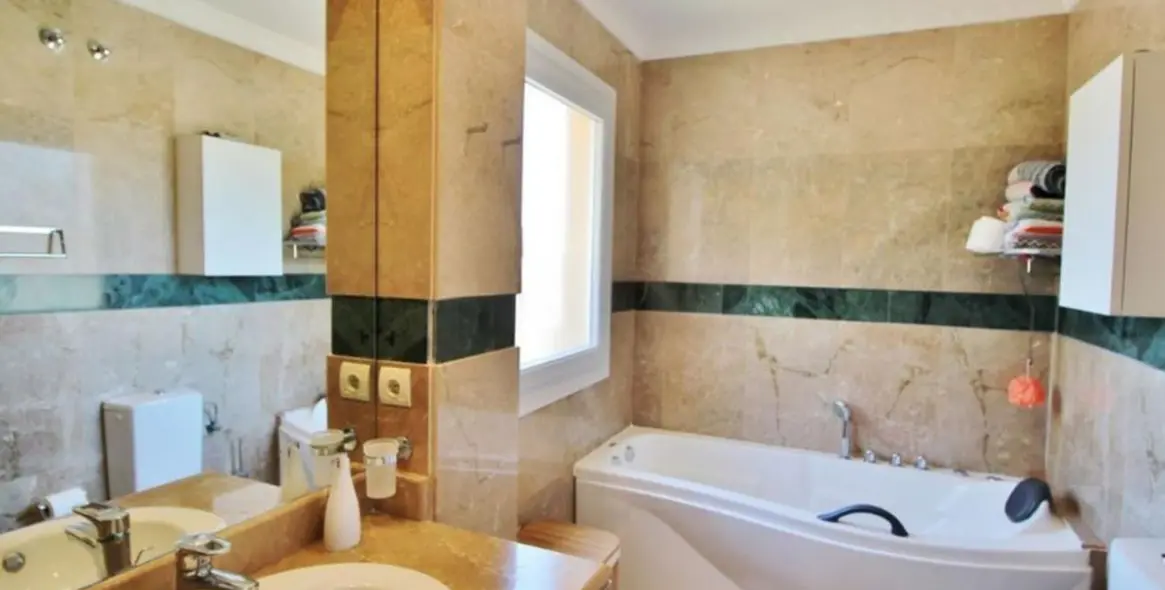 Продажа апартаментов на среднем этаже в Nueva Andalucía 10