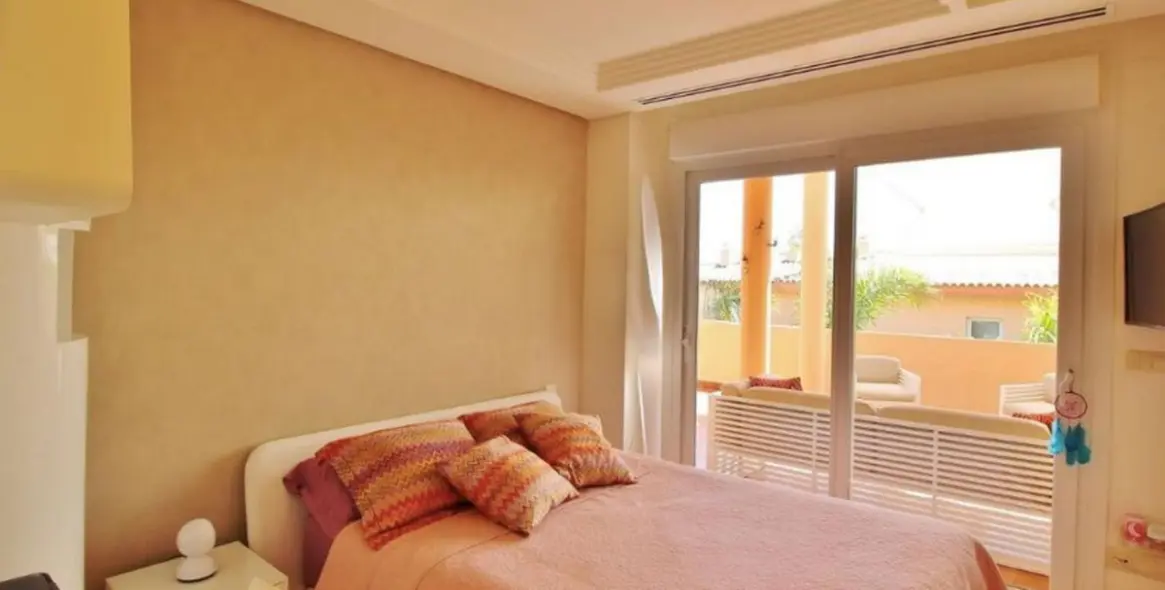 Продажа апартаментов на среднем этаже в Nueva Andalucía 11