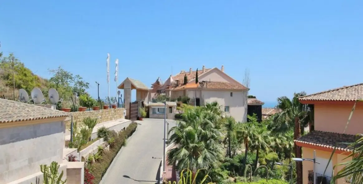 Продажа апартаментов на среднем этаже в Nueva Andalucía 17