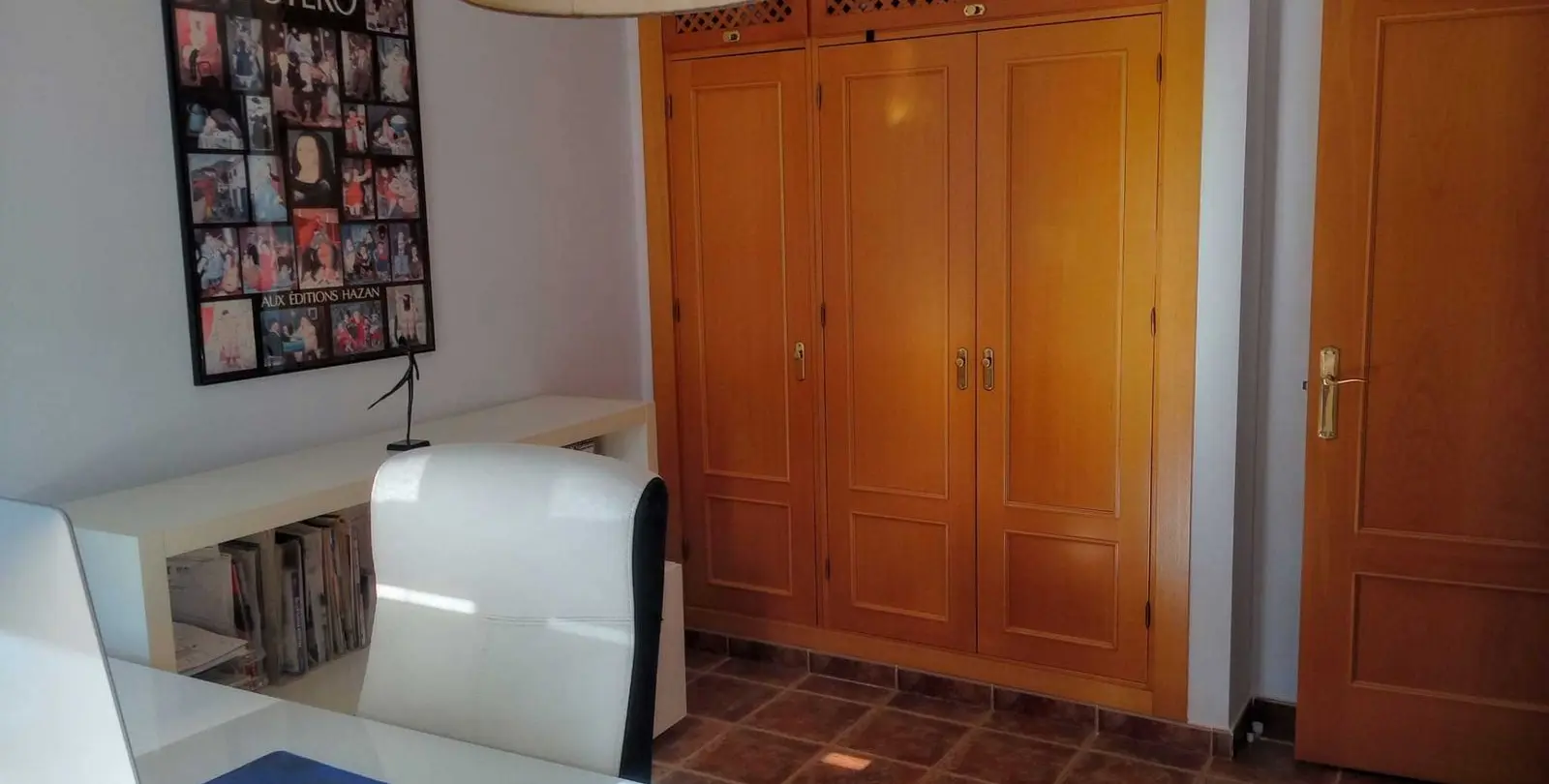 Sale of townhouse in El Paraiso 17