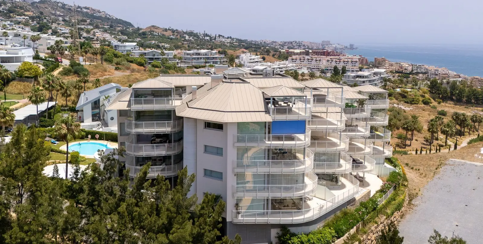 Sale of middle floor apartment in Fuengirola 15