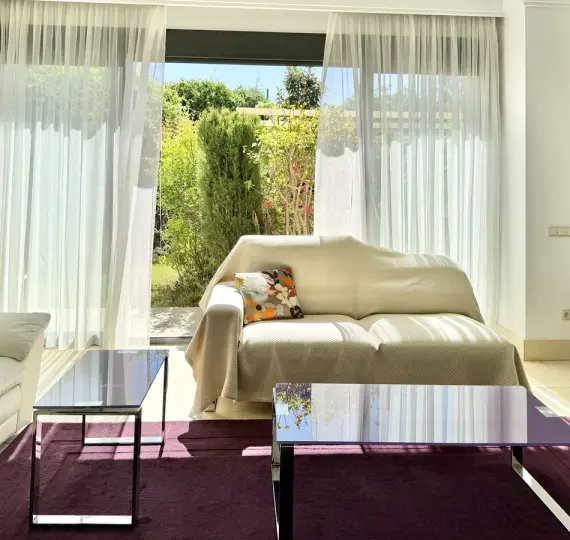 Sale of ground floor apartment in Altos de los Monteros