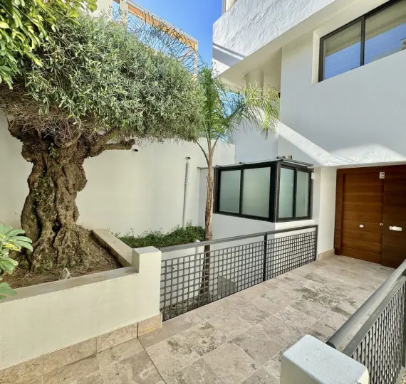 Sale of ground floor apartment in Altos de los Monteros