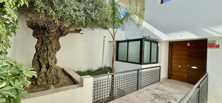 Sale of ground floor apartment in Altos de los Monteros 4