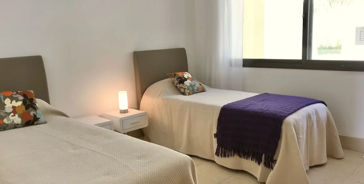 Sale of ground floor apartment in Altos de los Monteros 27