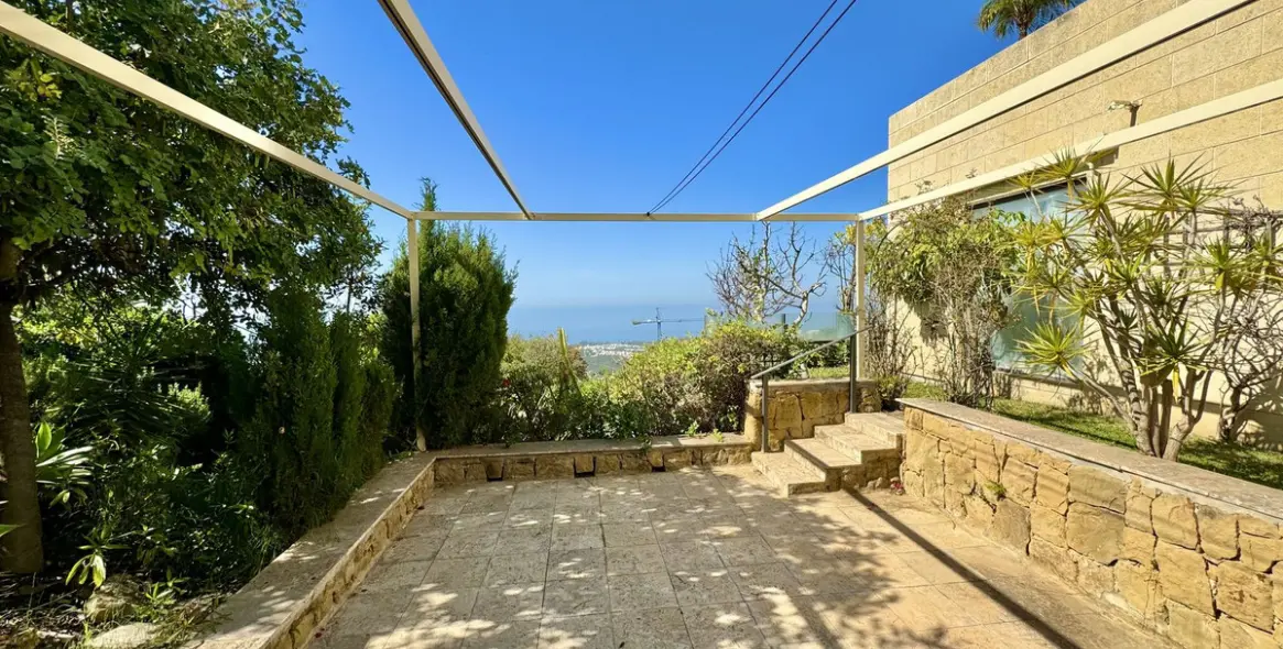 Sale of ground floor apartment in Altos de los Monteros 31