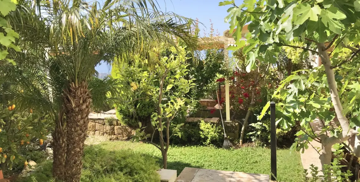 Sale of ground floor apartment in Altos de los Monteros 36