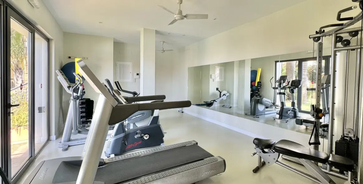 Sale of ground floor apartment in Altos de los Monteros 39