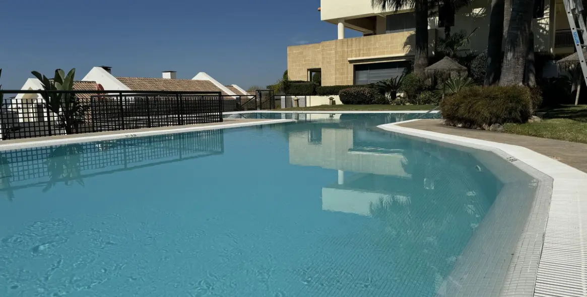 Sale of ground floor apartment in Altos de los Monteros 44