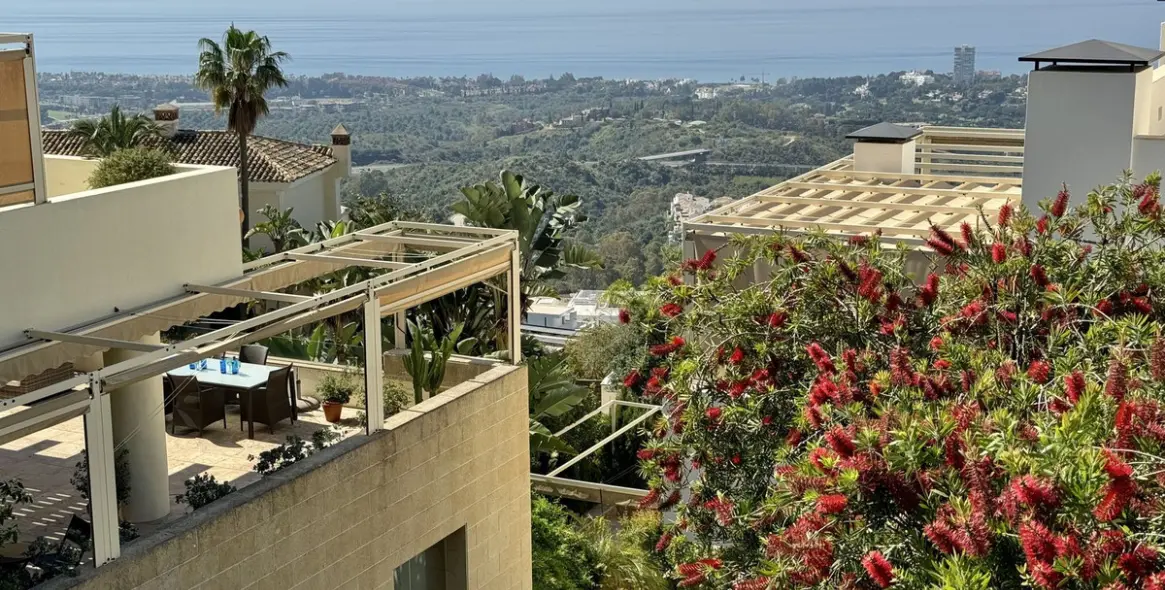 Sale of ground floor apartment in Altos de los Monteros 46