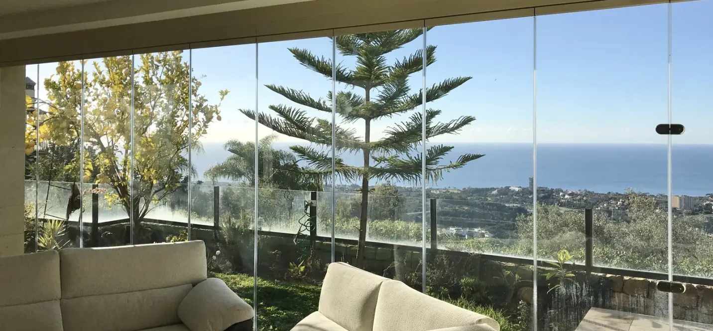 Sale of middle floor apartment in Altos de los Monteros 0