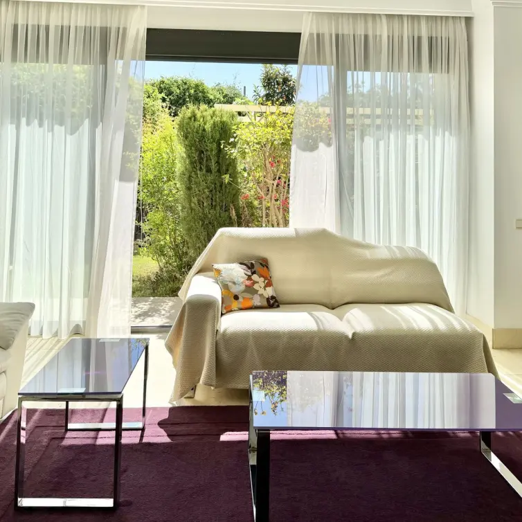 Sale of middle floor apartment in Altos de los Monteros