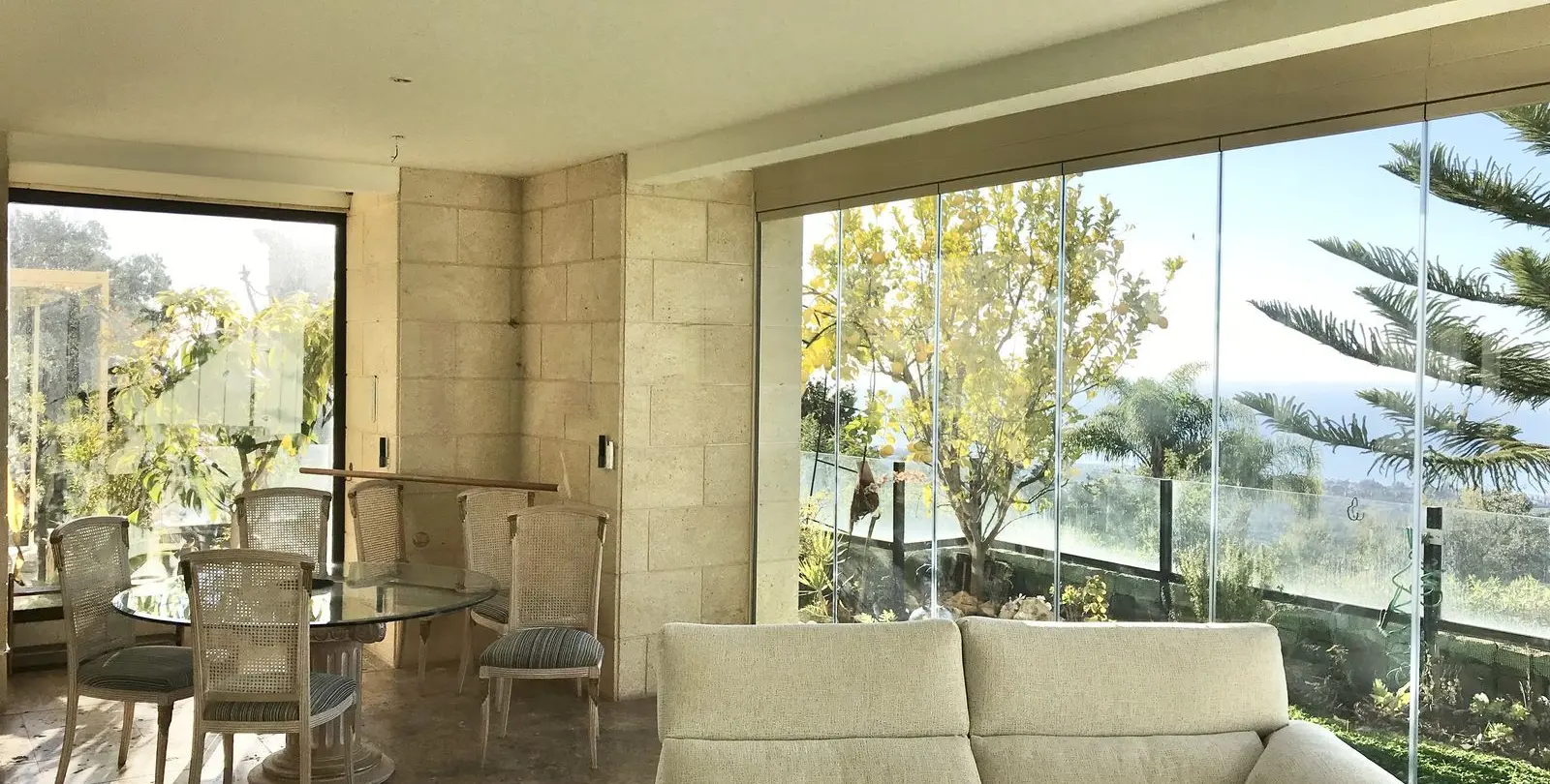 Sale of middle floor apartment in Altos de los Monteros 12
