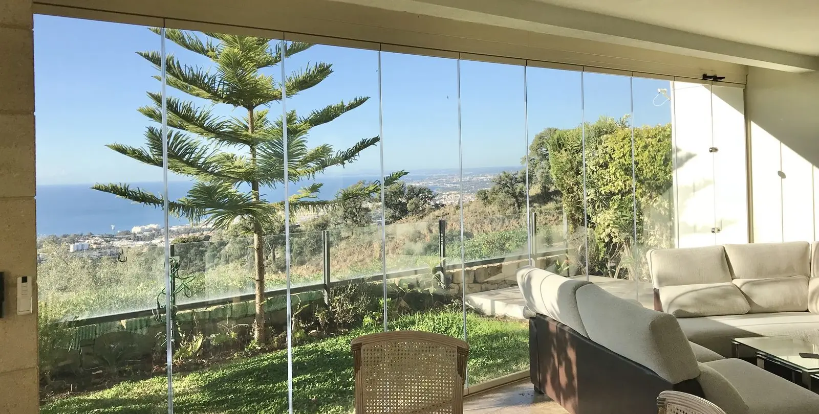 Sale of middle floor apartment in Altos de los Monteros 14